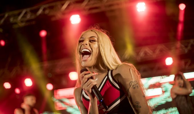 Pabllo Vittar: Artista que inspira, arte que representa e uma voz que denuncia