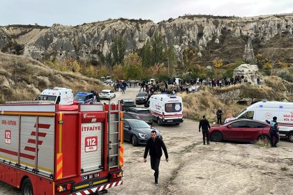 ‘Chaminés’ desabam em principal ponto turístico da Capadócia, na Turquia, e deixam dois mortos