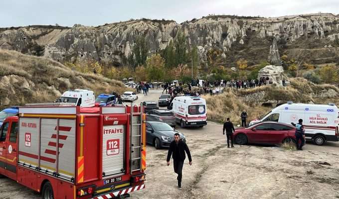 ‘Chaminés’ desabam em principal ponto turístico da Capadócia, na Turquia, e deixam dois mortos
