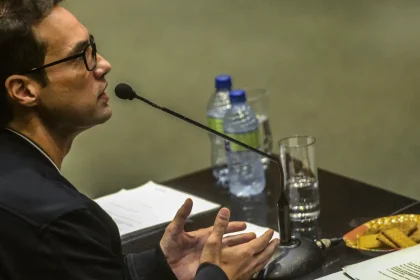 Justiça intima Jairinho a justificar apelação por morte de Henry Borel