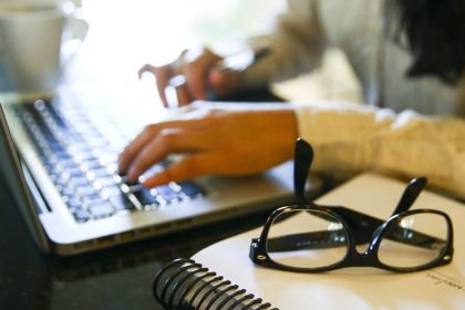 Programa oferece cursos gratuitos sobre IA para professores