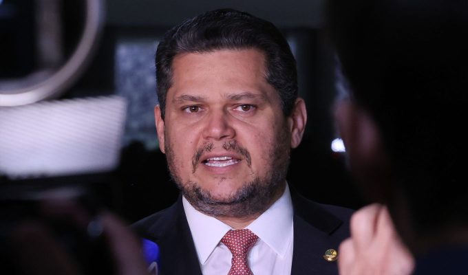 Alcolumbre marca votação da PEC da segurança pública para terça-feira