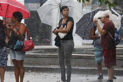 Inmet alerta para chuvas no Norte, Sudeste e Centro-Oeste