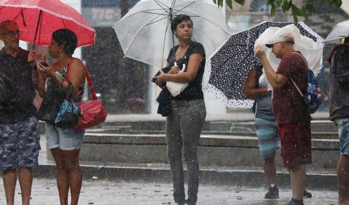 Inmet alerta para chuvas no Norte, Sudeste e Centro-Oeste