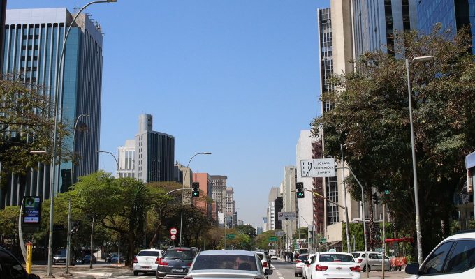 Economistas propõem taxar ricos em vez de cortar gastos sociais