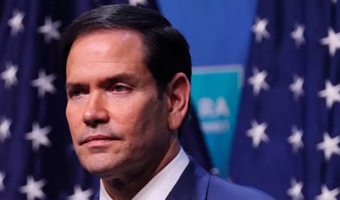 Governo dos EUA ‘não se envolveu diretamente’ na saída de Flávio Bolsonaro do Brasil, diz Marco Rubio